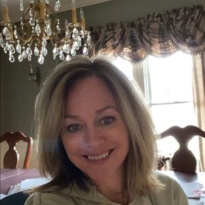 Meet your Posher, Suzanne